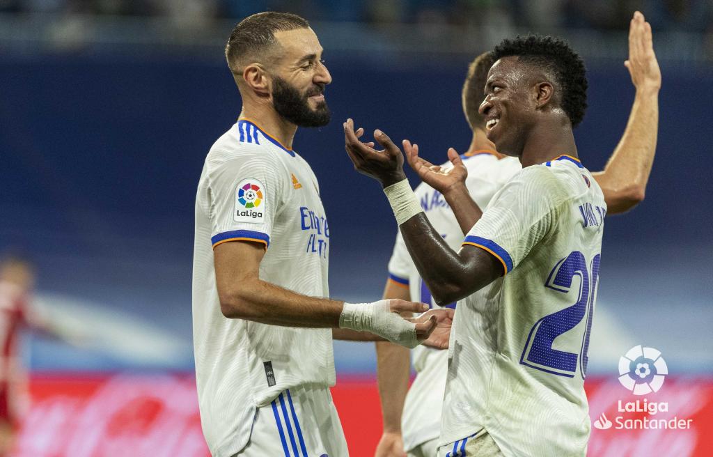 This image has an empty alt attribute; its file name is benzema-vini.jpg